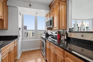345 N LaSalle St, Chicago, IL 60654 - Photo 7