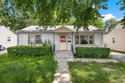 10019 S Tripp Avenue, Oak Lawn, IL 60453 - Photo 1