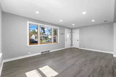 10019 S Tripp Avenue, Oak Lawn, IL 60453 - Photo 5