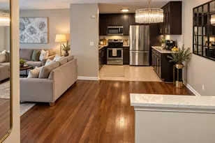 9575 N Terrace Pl Pl, Des Plaines, IL 60016 - Photo 3