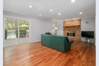 2140 Kenton Lane, Green Oaks, IL 60048 - Photo 13