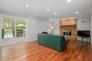 2140 Kenton Ln, Green Oaks, IL 60048 - Photo 13