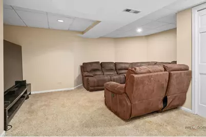 2140 Kenton Lane, Green Oaks, IL 60048 - Photo 35