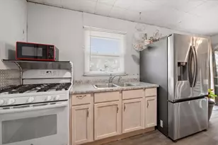 1140 Rathbone Ave, Aurora, IL 60506 - Photo 7