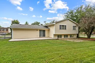 1381 Volkamer Trail, Elk Grove Village, IL 60007 - Photo 21
