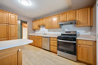 1381 Volkamer Trail, Elk Grove Village, IL 60007 - Photo 9