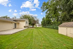 1381 Volkamer Trail, Elk Grove Village, IL 60007 - Photo 23