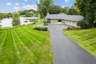 498 Lakepoint Dr, Barrington, IL 60010 - Photo 25