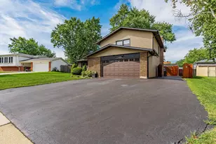 349 Knight Ct, Bolingbrook, IL 60440 - Photo 3