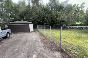 363 N Hickory St, Joliet, IL 60435 - Photo 5