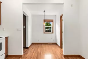 252 E 2nd St, Oglesby, IL 61348 - Photo 9