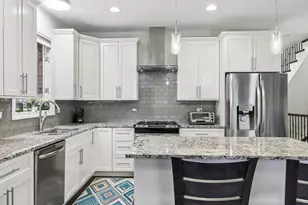 2811 N 75th Ave, Elmwood Park, IL 60707 - Photo 9