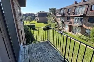 2328 Century Point Ln, Glendale Heights, IL 60139 - Photo 9
