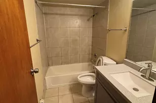 2328 Century Point Ln, Glendale Heights, IL 60139 - Photo 7