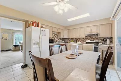 9301 W Ballard Street #B, Des Plaines, IL 60016 - Photo 5