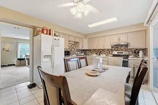 9301 W Ballard St, Des Plaines, IL 60016 - Photo 5