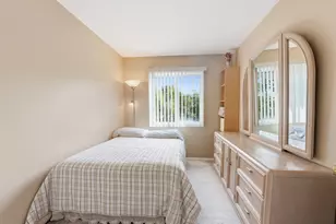 9301 W Ballard St, Des Plaines, IL 60016 - Photo 11