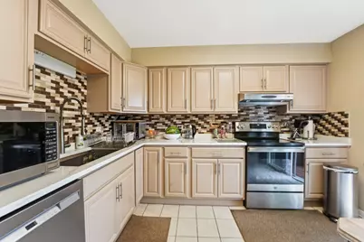 9301 W Ballard Street #B, Des Plaines, IL 60016 - Photo 7