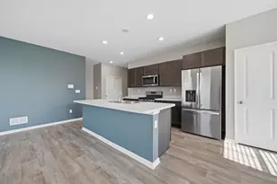 1133 Williamsburg St, Pingree Grove, IL 60140 - Photo 11