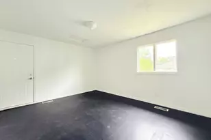 609 S Ledford St, Harrisburg, IL 62946 - Photo 11