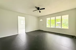 609 S Ledford St, Harrisburg, IL 62946 - Photo 5