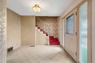 910 Cherokee Dr, Darien, IL 60561 - Photo 5