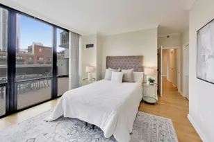 435 W Erie St, Chicago, IL 60654 - Photo 15