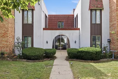 731 E Fullerton Avenue #204, Glendale Heights, IL 60139 - Photo 1