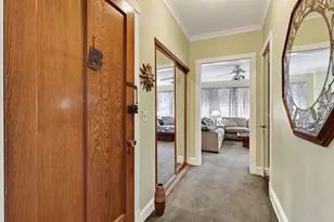 5200 W Byron St, Chicago, IL 60641 - Photo 5