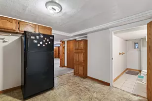 5200 W Byron St, Chicago, IL 60641 - Photo 39