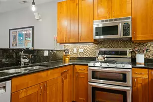 1951 W Cortland St, Chicago, IL 60622 - Photo 9