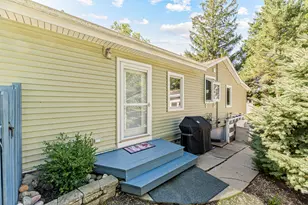 31 S Holly Ave, Fox Lake, IL 60020 - Photo 3