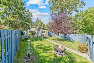 31 S Holly Avenue, Fox Lake, IL 60020 - Photo 1