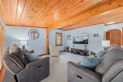 31 S Holly Avenue, Fox Lake, IL 60020 - Photo 9