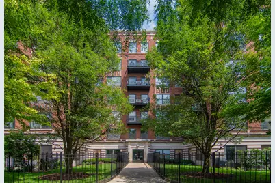 4537 S Drexel Boulevard #604, Chicago, IL 60653 - Photo 1