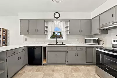 10521 Lavergne Avenue, Oak Lawn, IL 60453 - Photo 17