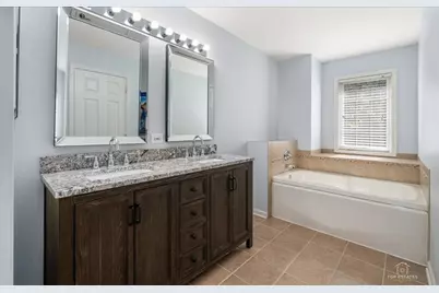 1743 W Ethans Glen Drive, Palatine, IL 60067 - Photo 19