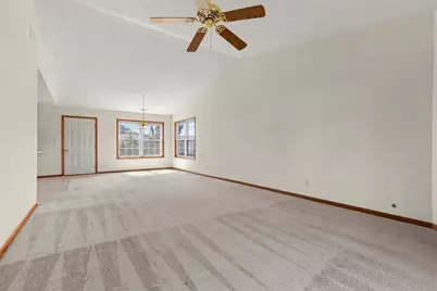 6422 Oak Crest Lane #6422, Loves Park, IL 61111 - Photo 3