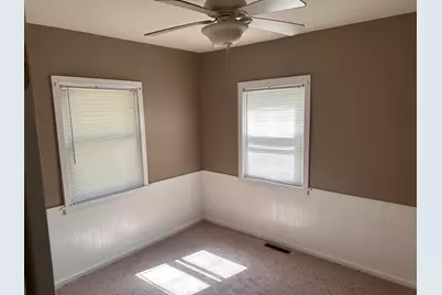 607 Leonard Avenue, Dekalb, IL 60115 - Photo 7