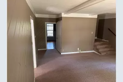 607 Leonard Avenue, Dekalb, IL 60115 - Photo 5