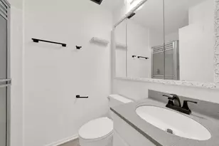 10015 Beverly Dr, Skokie, IL 60076 - Photo 19