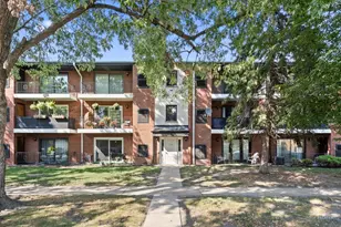 7036 98th St, Chicago Ridge, IL 60415 - Photo 1
