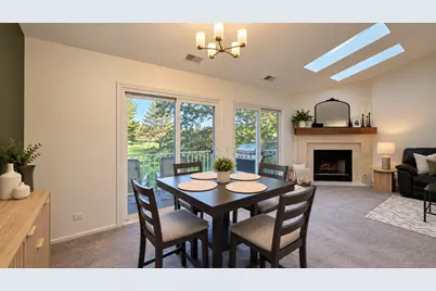 311 Glasgow Lane #V2, Schaumburg, IL 60194 - Photo 5