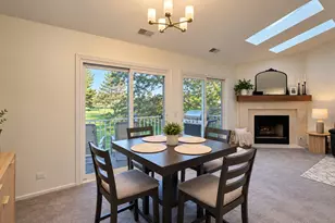 311 Glasgow Ln, Schaumburg, IL 60194 - Photo 5