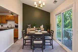 311 Glasgow Ln, Schaumburg, IL 60194 - Photo 7