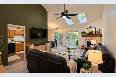 311 Glasgow Lane #V2, Schaumburg, IL 60194 - Photo 3