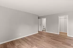 924 S Lake Ct, Westmont, IL 60559 - Photo 15