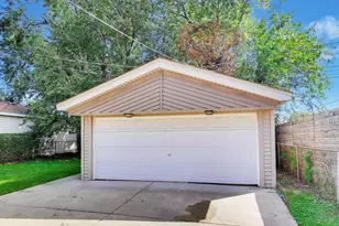 8215 S Tripp Ave, Chicago, IL 60652 - Photo 35