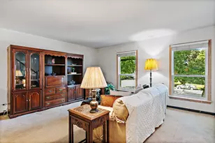 1961 Governors Ln, Hoffman Estates, IL 60169 - Photo 5