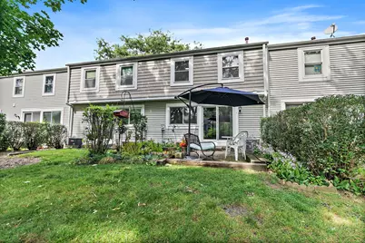 1961 Governors Lane, Hoffman Estates, IL 60169 - Photo 27